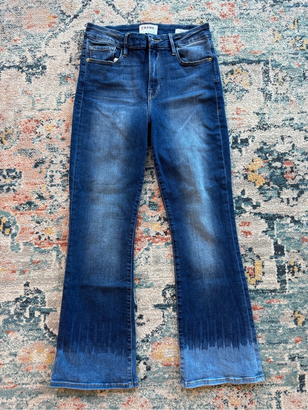 Frame Le Crop Mini Boot Denim
Size 28